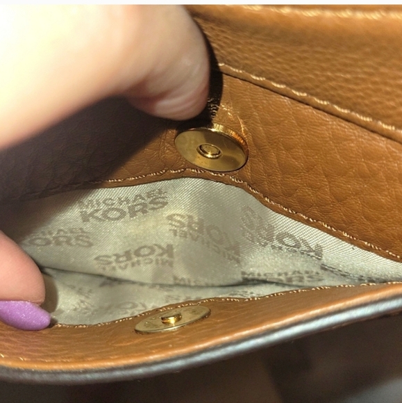 Michael Kors Smooth Leather Shoulder Bag EUC - Picture 13 of 14